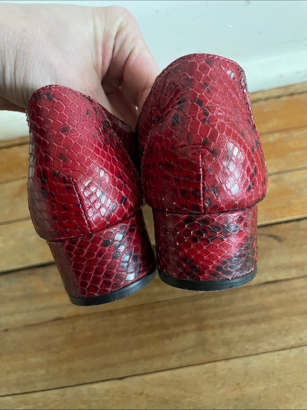 L’intervalle red and black snake skin print leather pumps- size 38/7.5 - Picture 7 of 12